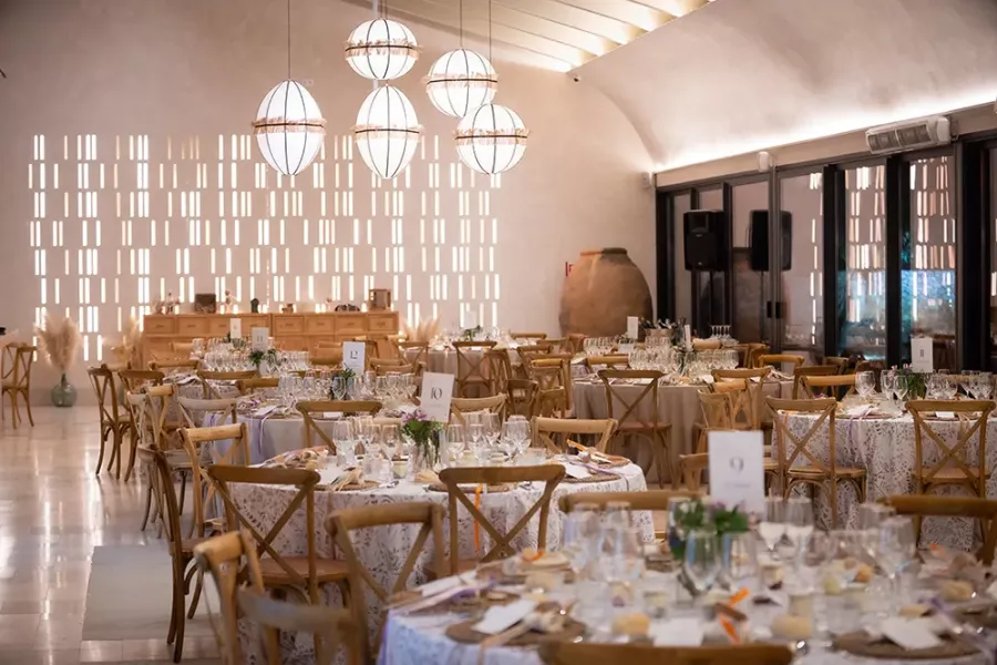 mesa-invitados-banquete-huellas-tietar