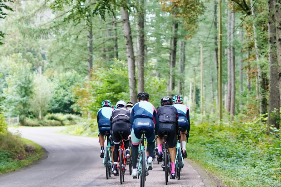 Cicloturistas en el Valle del Tiétar
